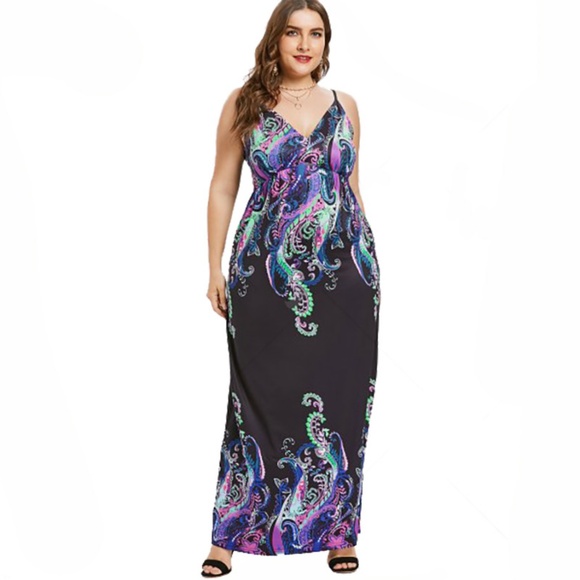 ⭐ Plus Size Paisley Maxi Dress ⭐ - Picture 2 of 7